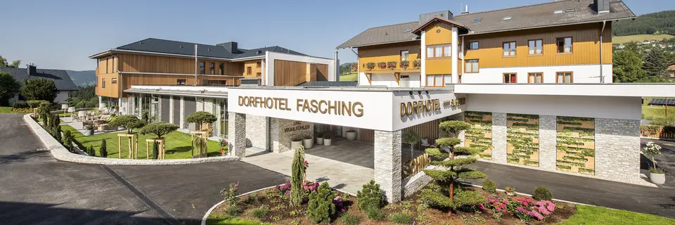 Außenansicht Dorfhotel Fasching
