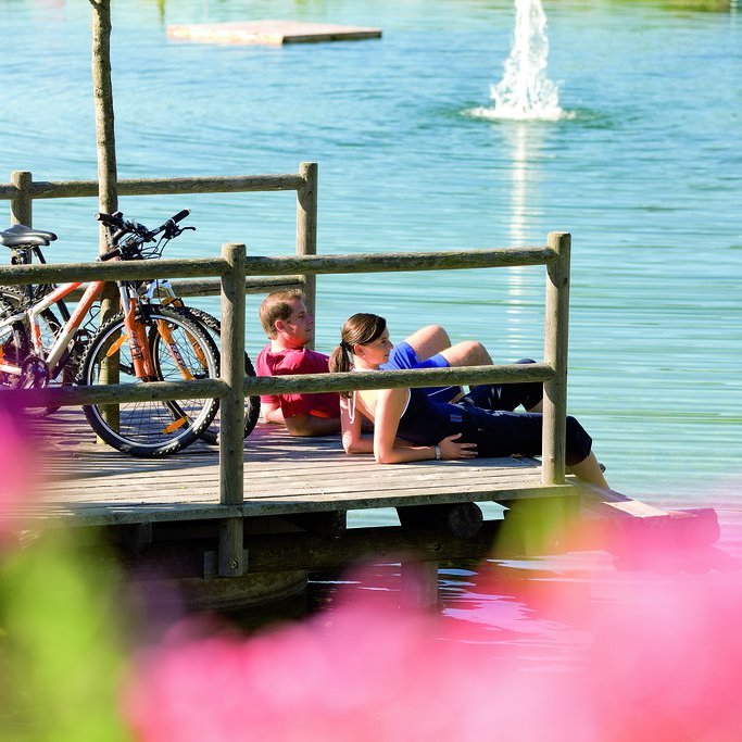 Rasten nach dem Radfahren Naturbadeteich Fischbach