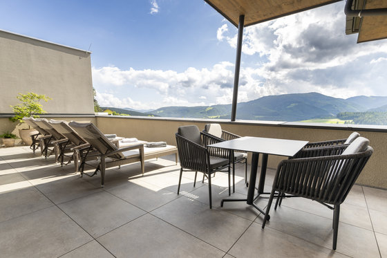 Apartments Weitblick Dorfhotel Fasching Terrasse (c) Kurt Elmleitner 