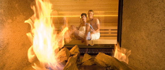 Außenblock-Sauna im Dorfhotel Fasching 