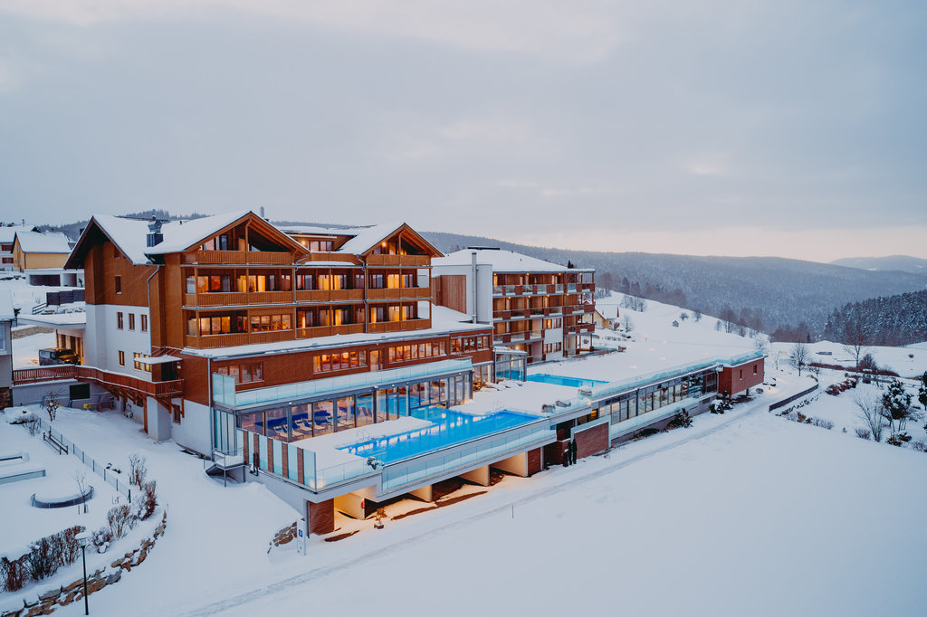 Außenansicht Dorfhotel Fasching im Winter